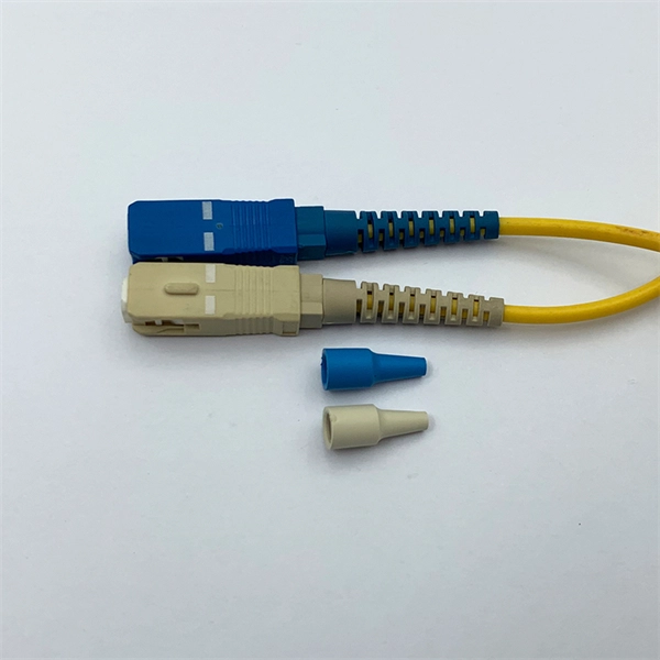 Low-loss installation solution for UK PDU fiber optic cabinets
